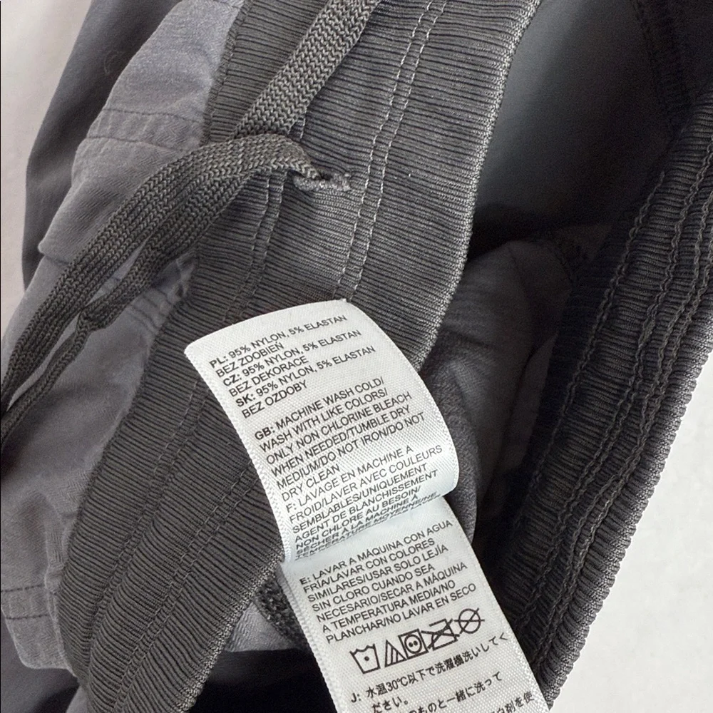 The North Face Yoga Waistband Charcoal Joggers Cropped Women’s Size M